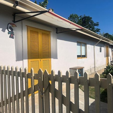הוילה סנטו אנטוניו דו פינהאל Casa Amarela , Perto Do Centro De Sto Antonio Do Pinhal מראה חיצוני תמונה
